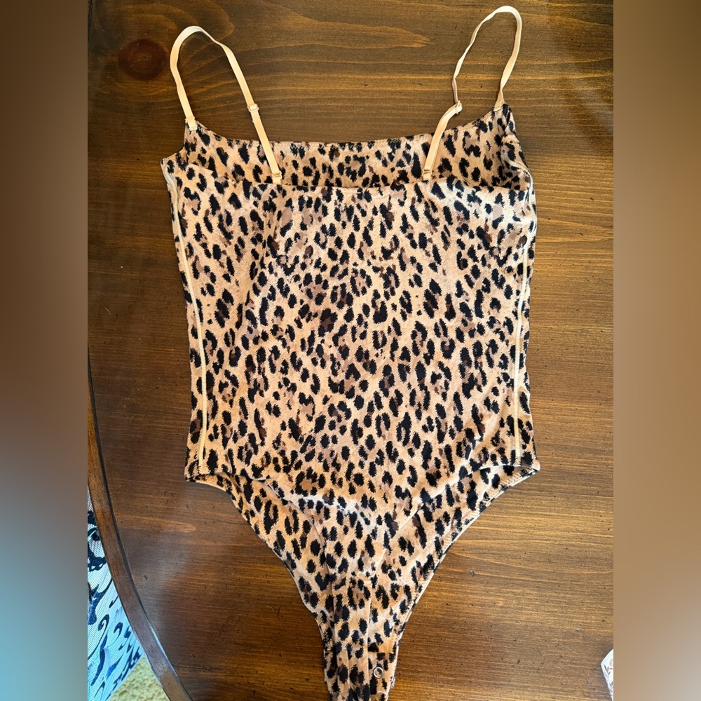 SKIMS Leopard-Print One-Piece Bodysuit - Picture 5 of 8